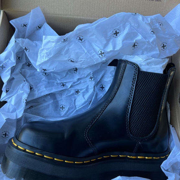 Doc Martens 2976 BEX Smooth Leather Chelsea Boots | Size 36 | Like New - Picture 10 of 10